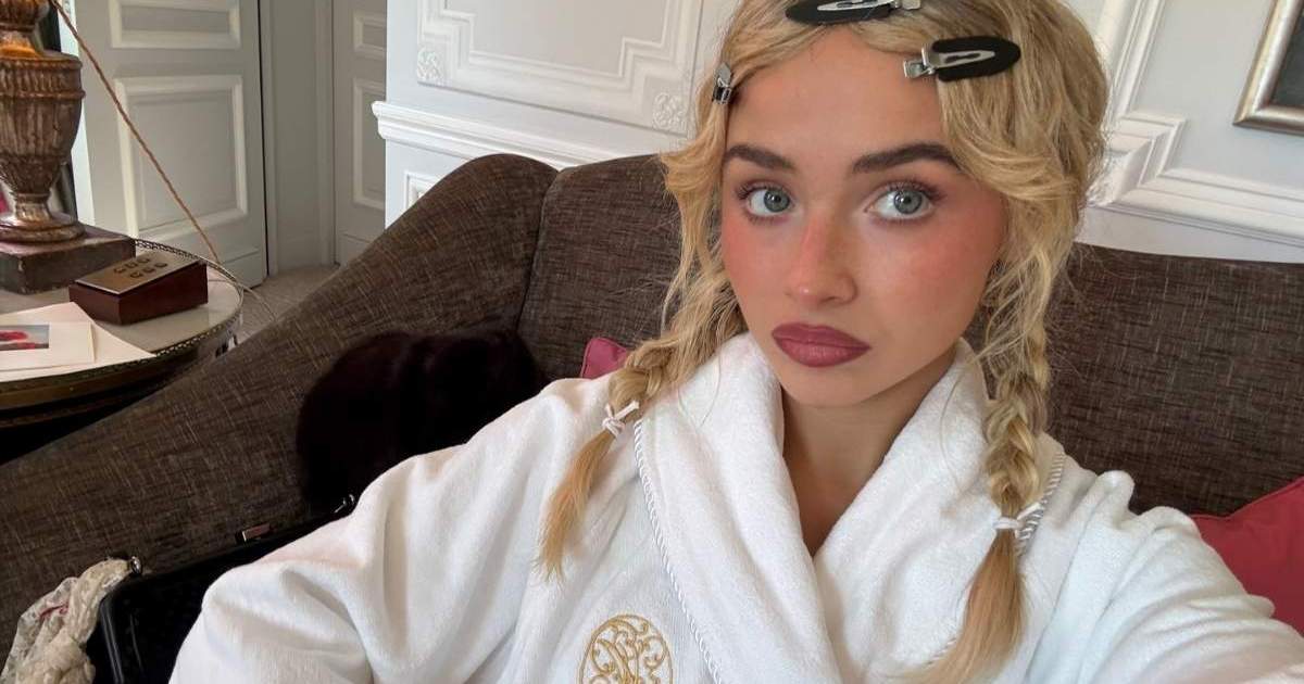 Sabrina Carpenter's Chanel Micro Minidress Proves Less Is More