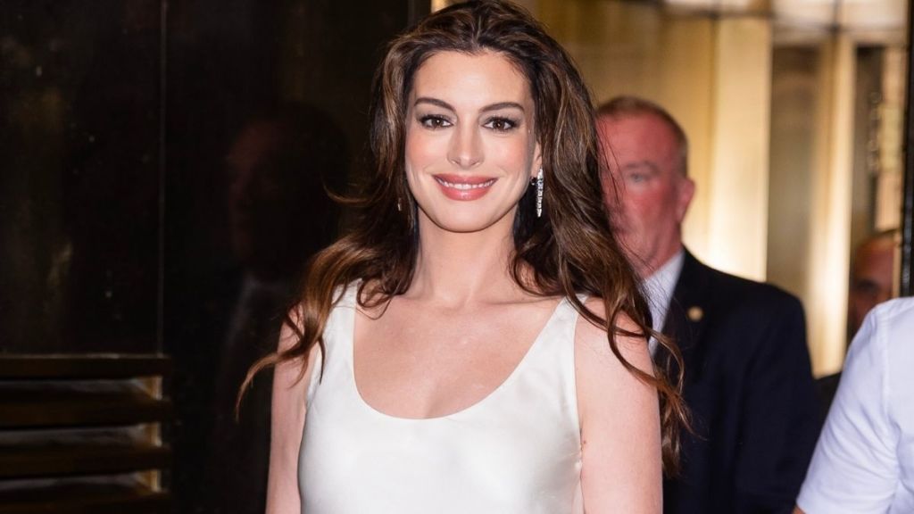 Anne Hathaway's Plunging GapStudio Top Is Also Subtly See-Through