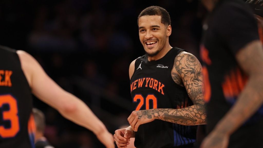 Knicks Star Jeremy Sochan Pleads for Invite to Taylor Swift and Travis Kelce's Wedding