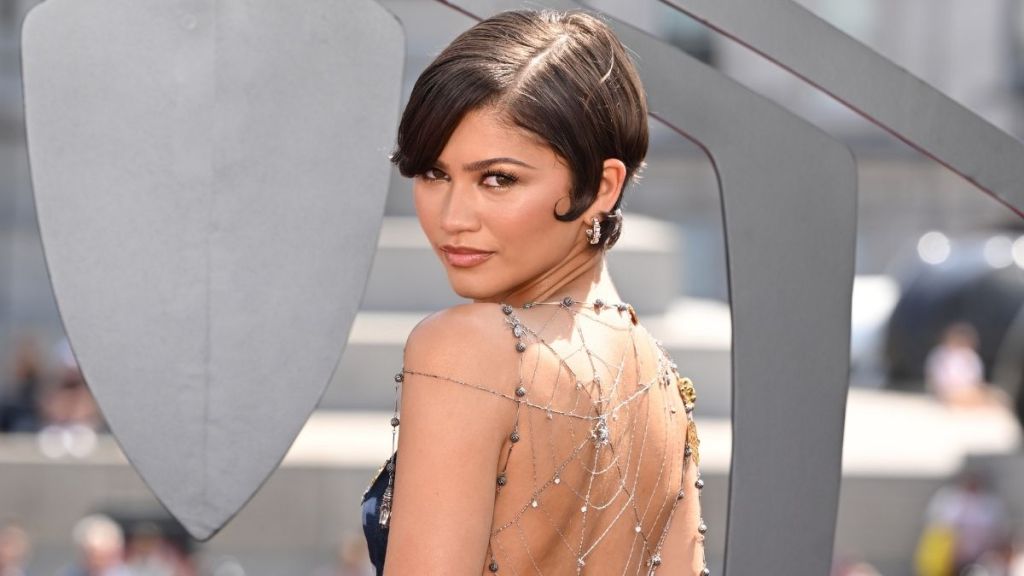 Zendaya’s Cutout Valentino Dress Dips Boldly Low at the Back for Premiere