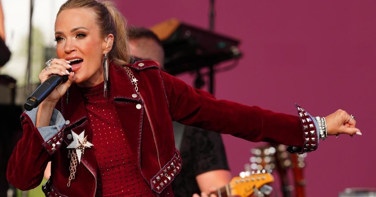 Carrie Underwood’s Golf Course Concert Ignites Brutal Backlash as Critics Blame MAGA Image