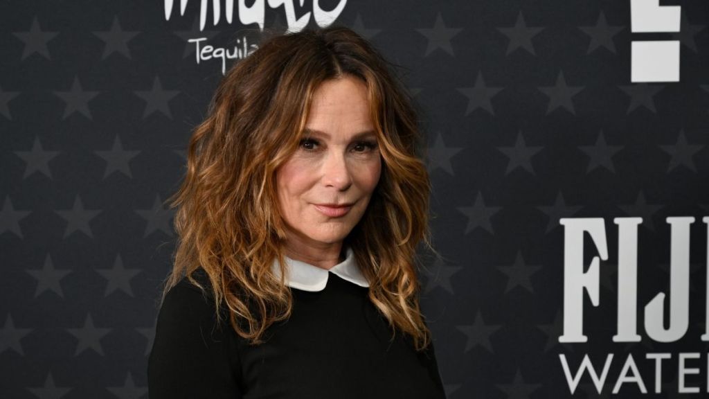 Dirty Dancing Icon Jennifer Grey Reveals Her Mother’s Final Heartbreaking Choice