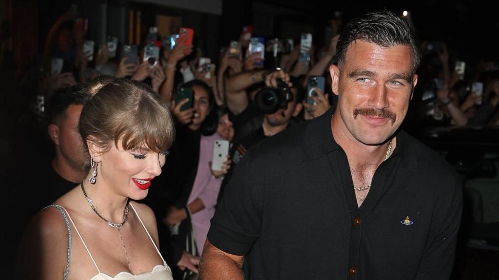 Taylor Swift & Travis Kelce Sent Wedding Guests a 4AM QR Code — Source