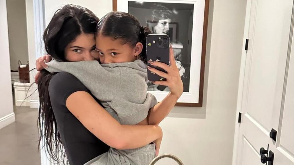 Kylie Jenner Brings Daughter Stormi Along To Work in Sweet BTS Photos