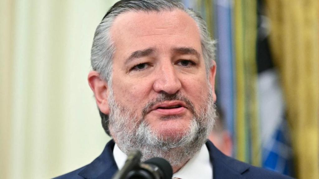 Ted Cruz Fights Back Tears During Emotional Tribute to Lindsey Graham