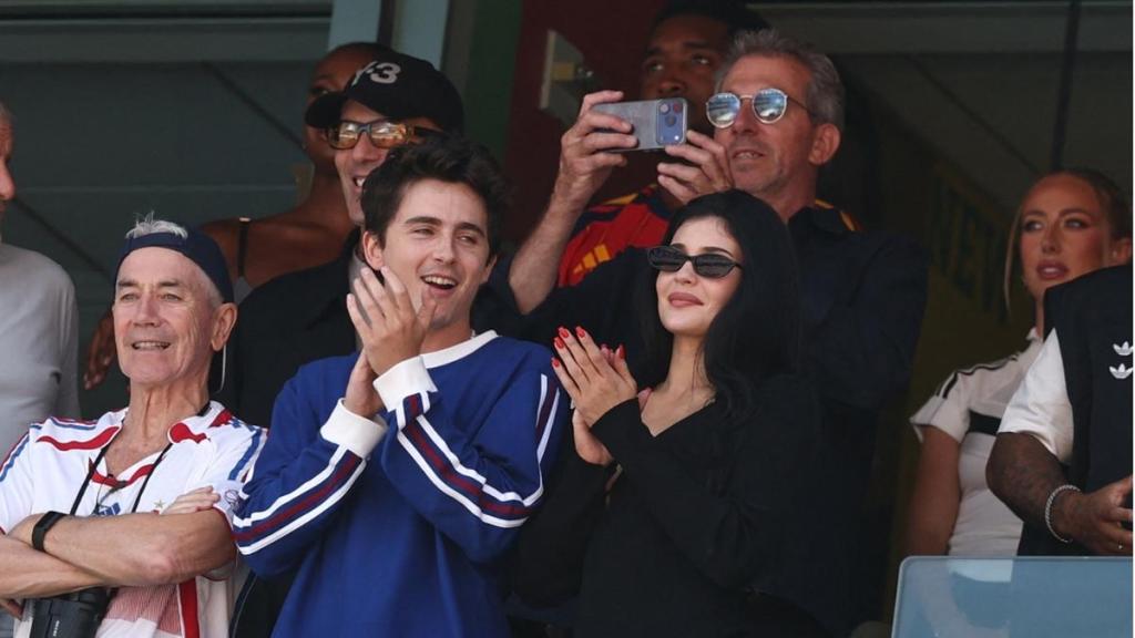 Kylie Jenner & Timothee Chalamet's FIFA World Cup Final Kiss Had Everyone Watching