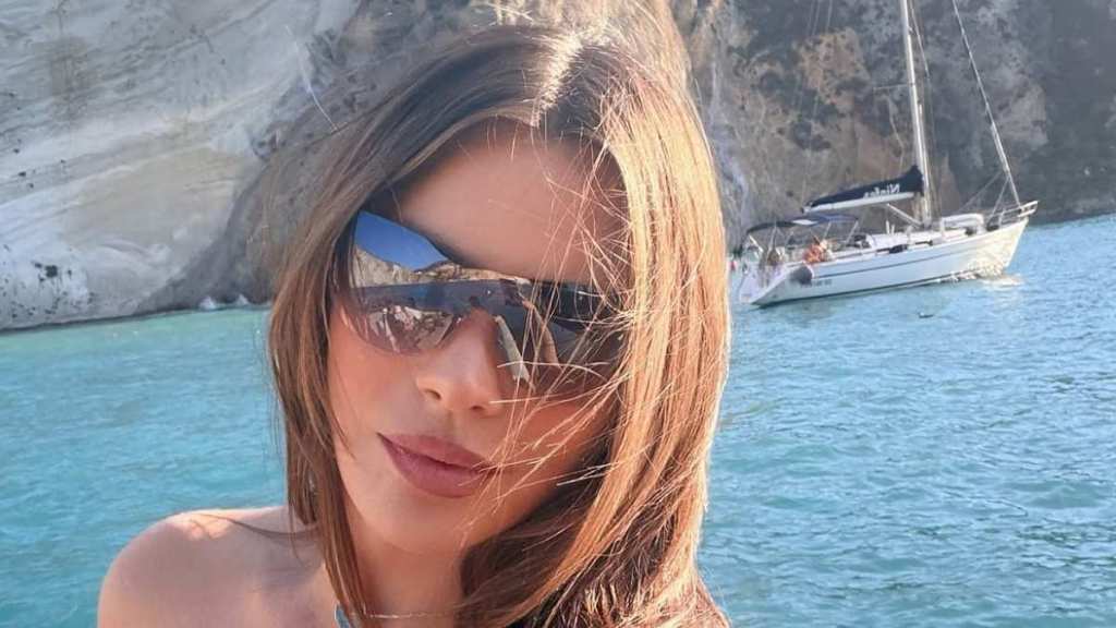 Sofia Vergara’s Plunging FIFA Finals Top Literally Hangs by Just Strings