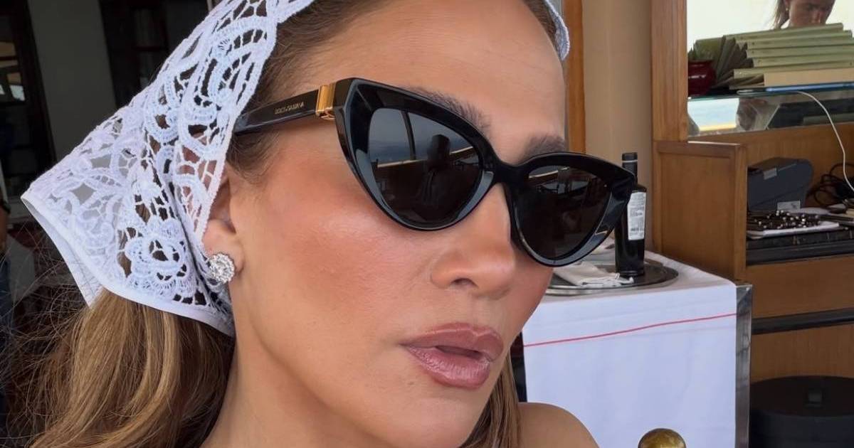 Jennifer Lopez's Plunging LoveShackFancy Micro Minidress Barely Hangs On