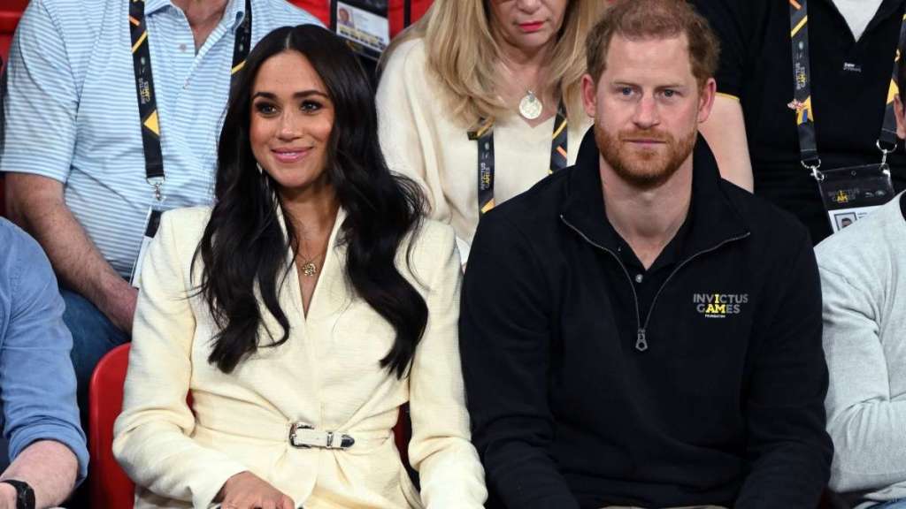 Meghan Markle Wants Prince Harry To Drop the ‘Snobbish’ Attitude & Make Money — Source