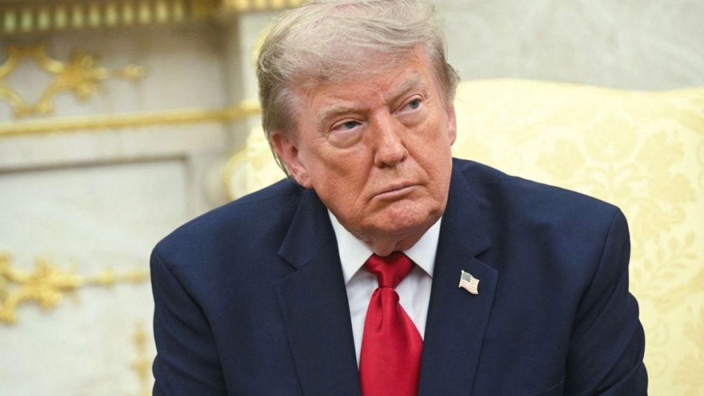 Donald Trump Mocked With 10-Foot ‘Iran War Participation Trophy’