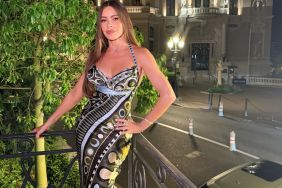 Sofia Vergara's Plunging Pucci Dress Is Barely Hanging on by a Single Strap