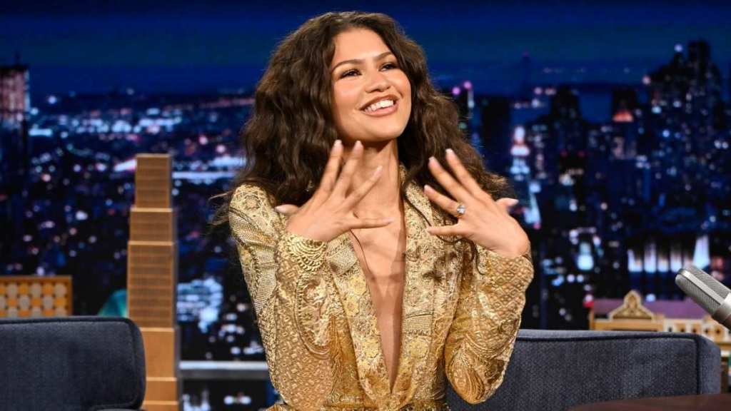 Zendaya's Plunging Zuhair Murad Skirt Suit Also Has a Thigh-High Slit