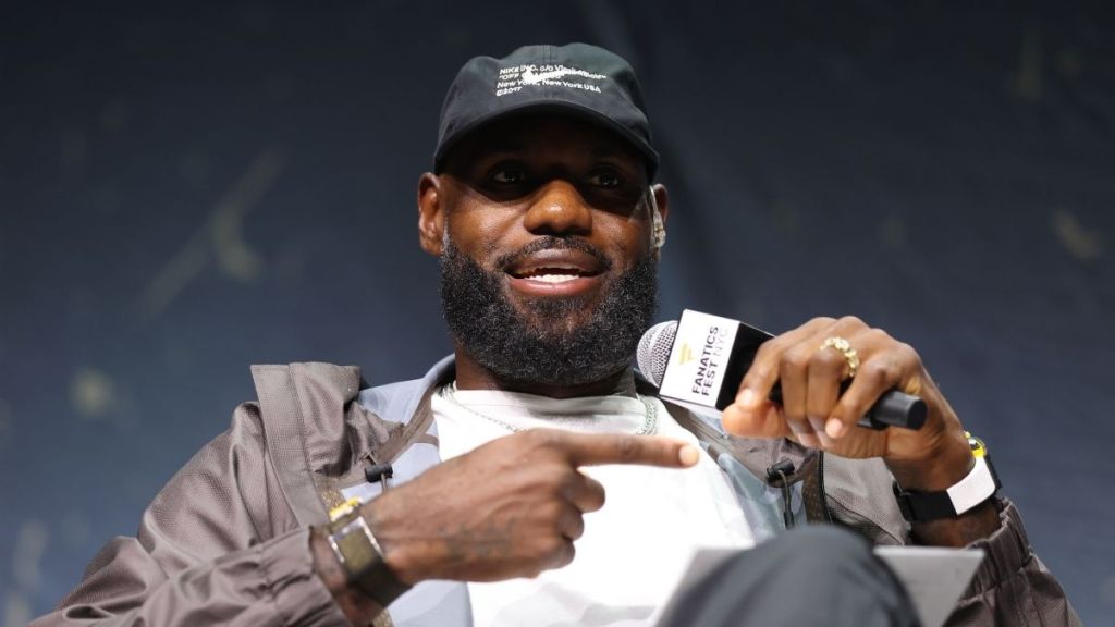 LeBron James Makes Shocking 76ers Move Official