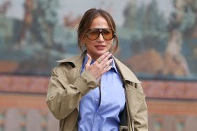 Jennifer Lopez’s Ex Alex Rodriguez Locks Lips With Mystery Brunette at Hamptons White Party