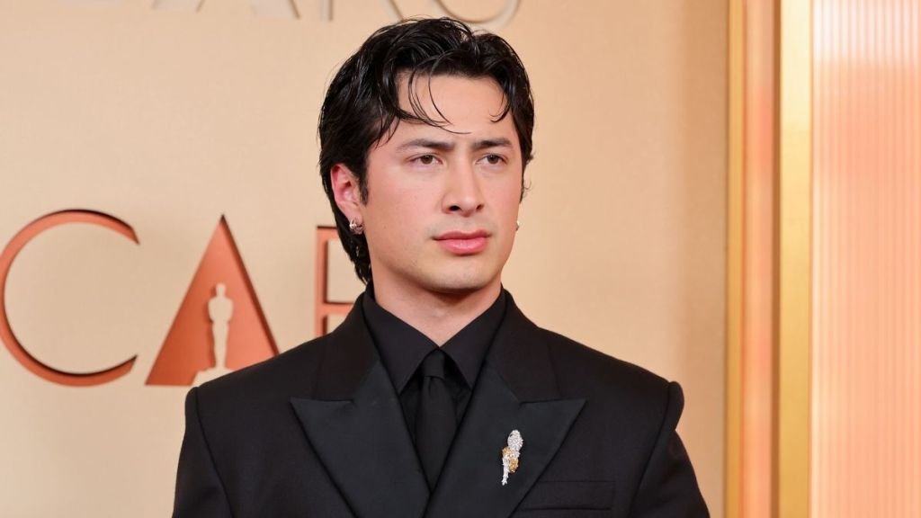 Hudson Williams' Bodyguard Sends Heartfelt Message to Fans After Paris Ordeal
