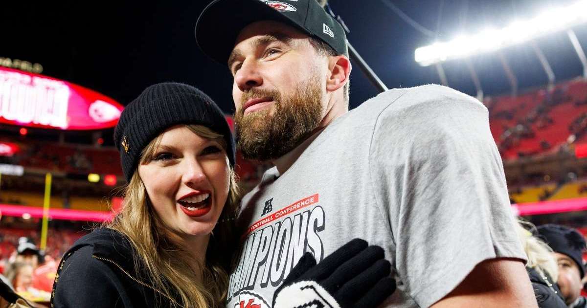 Travis Kelce & Taylor Swift's Wedding Hosted an A-Lister That 'Surprised' SNL Star