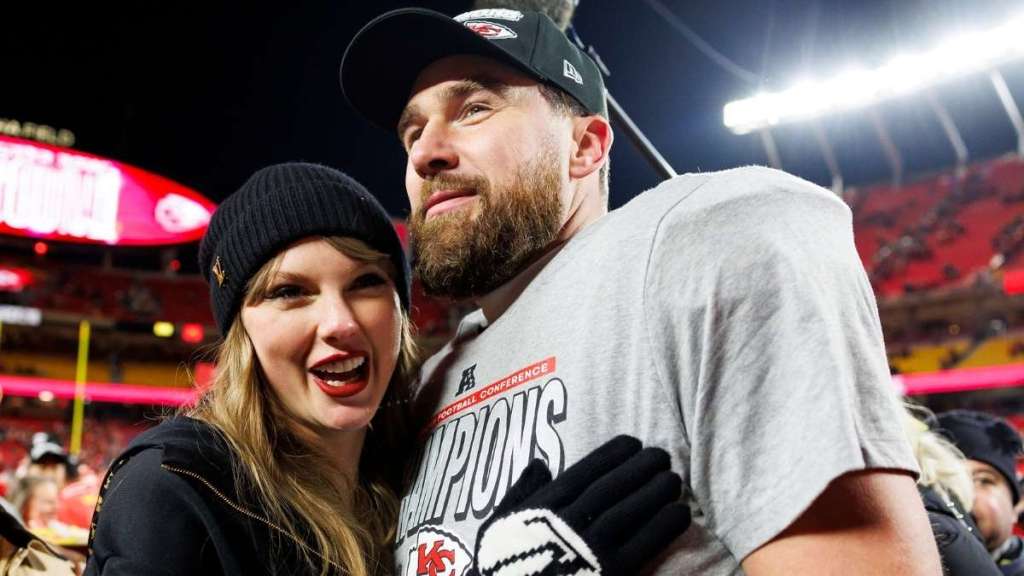Travis Kelce & Taylor Swift’s Wedding Hosted an A-Lister That ‘Surprised’ SNL Star