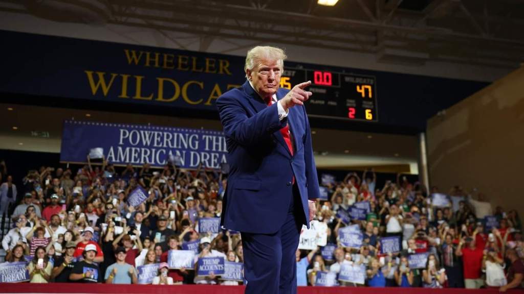 Donald Trump Gets Upstaged in Georgia After Attendee Mimics Him