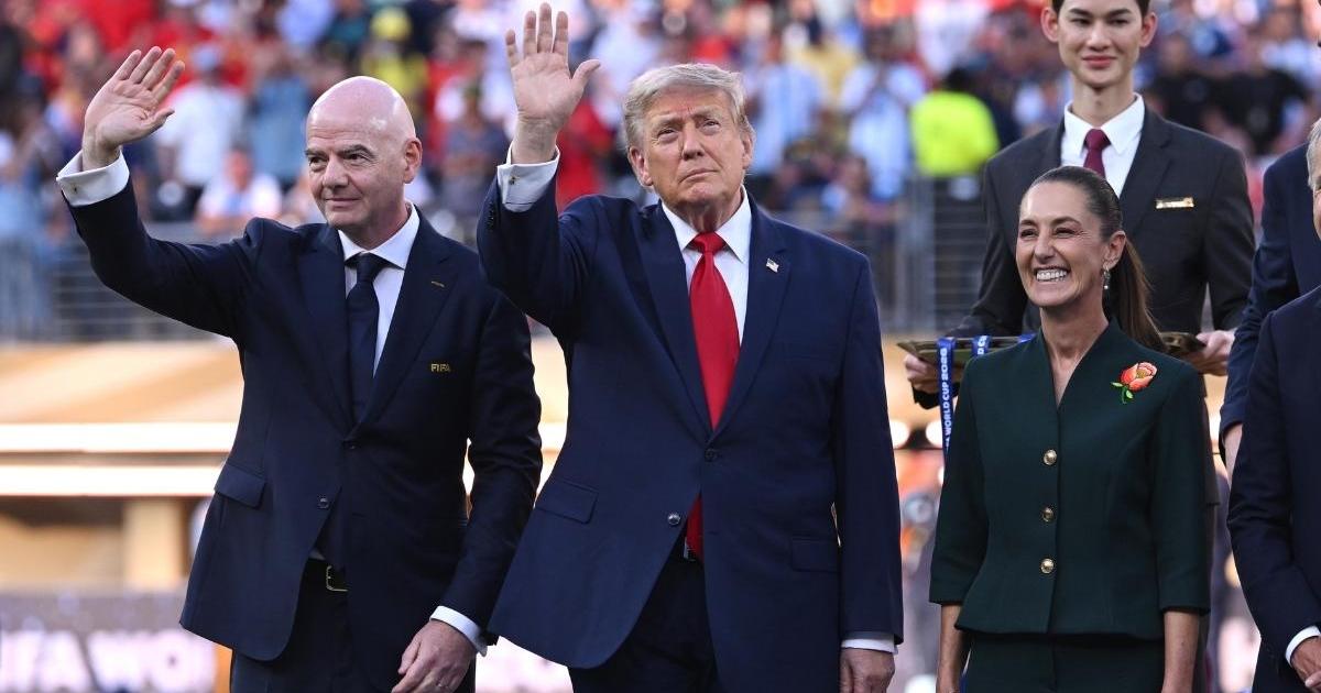 Argentina’s Cristian Romero Appears to Ignore Donald Trump Handshake at World Cup