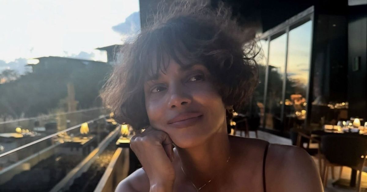 Seaside Glamour Takes a Transparent Turn with Halle Berry in Show-Stopping Lacy Ensemble