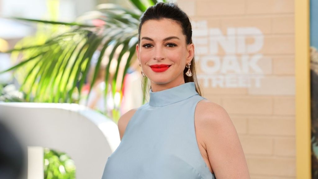 Anne Hathaway Sets the Record Straight After Fake Baby Bump Speculation