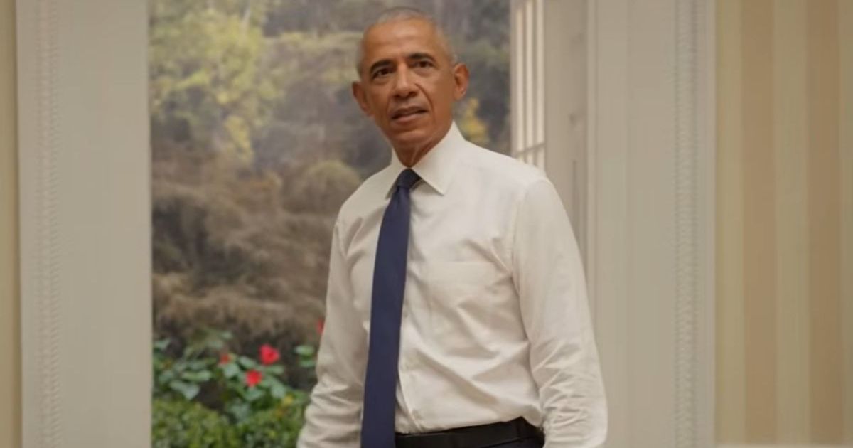 Barack Obama Takes Swipe at Donald Trump's Gold Oval Office Makeover