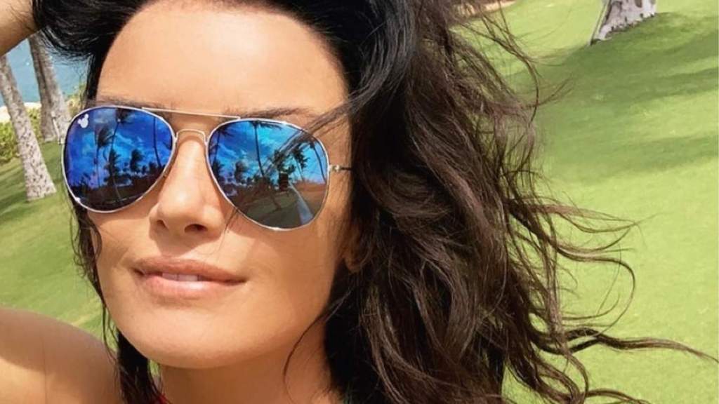 Courtney Robertson Takes Aim at Trista Sutter Over Their Bitter Bachelor Feud