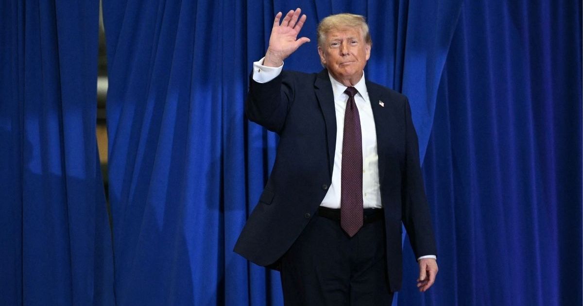 Donald Trump Has 1-Word for Ballroom Critics & It’s Brutal