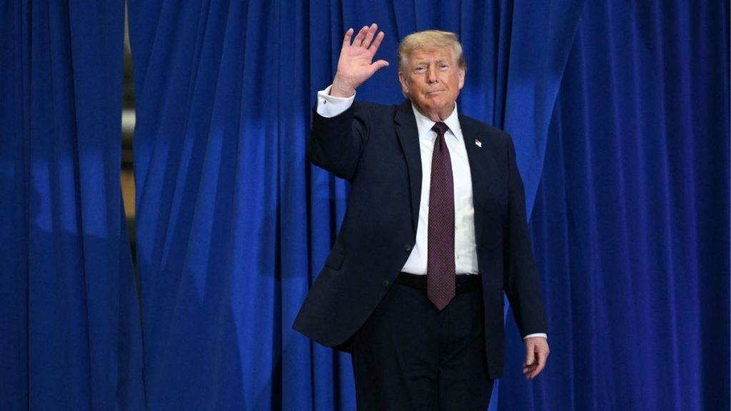Donald Trump Has 1-Word for Ballroom Critics & It's Brutal