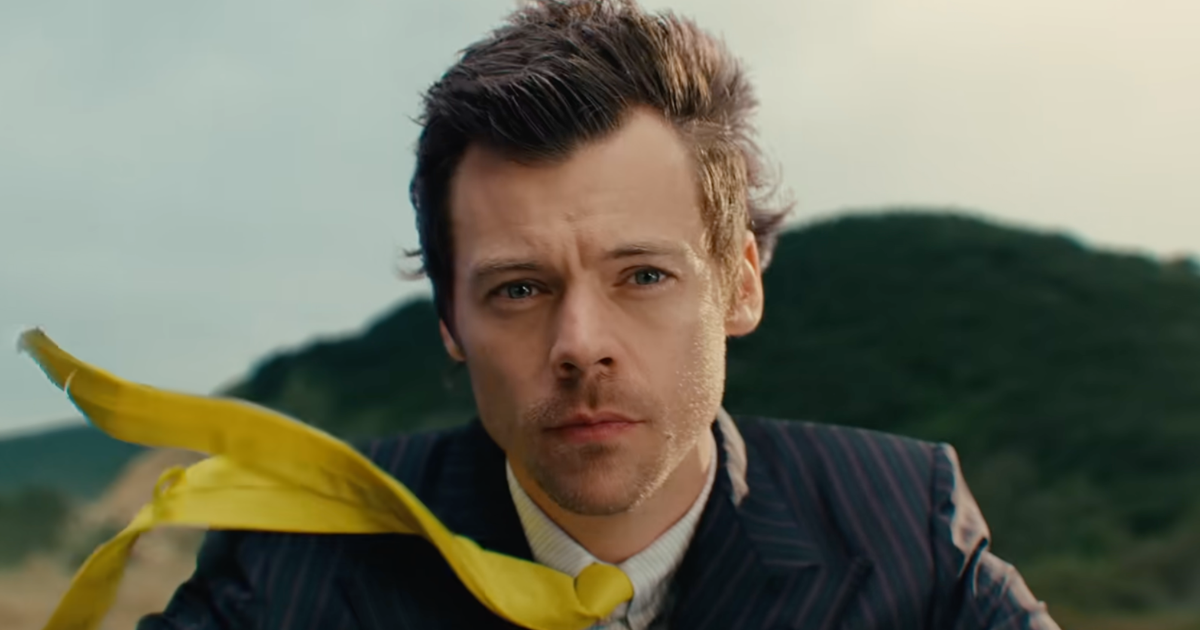 Harry Styles Bounces Back After Falling on Stage in Mexico City