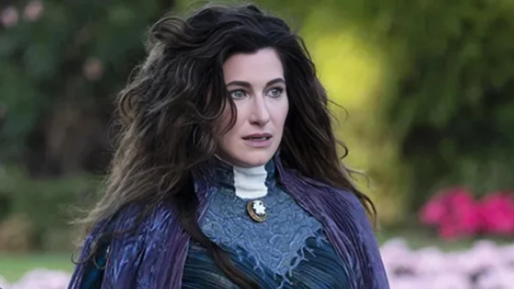Before Tangled, Kathryn Hahn Was Belting Pat Benatar at Karaoke