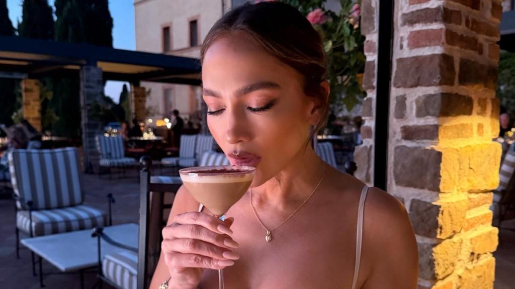 Jennifer Lopez’s Bikini Scene in ‘Office Romance’ Took Serious Preparation