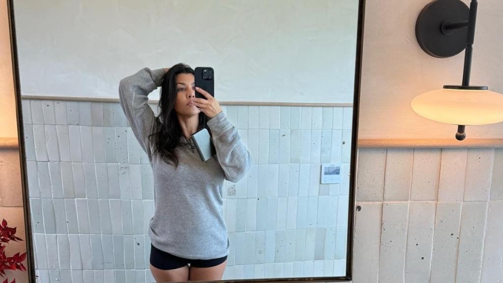 Kourtney Kardashian Embraces ‘Breastfeeding Body’ in a Powerful Message