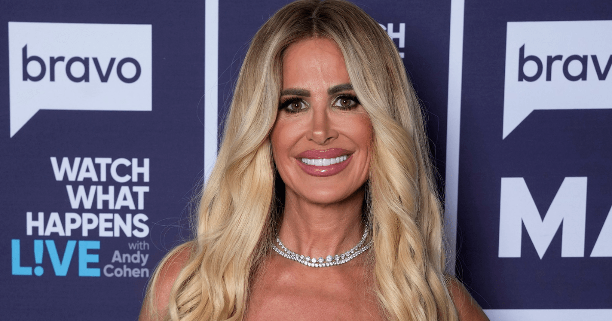Kim Zolciak Steps Out for a Date Night While Son Sits Behind Bars Kim Zolciak Steps Out for a Date Night While Son Sits Behind Bars