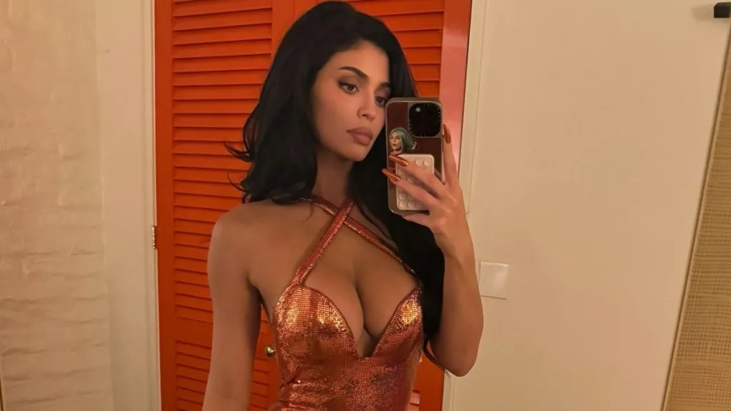 Kylie Jenner's $190 'Coziest' Khy Micro Miniskirt Rides up Her Thighs