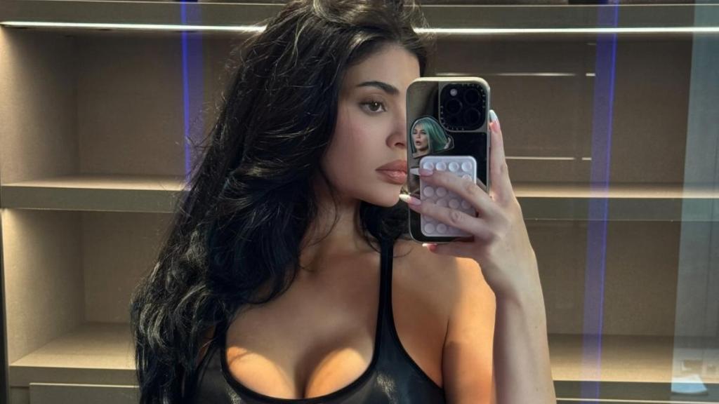 Kylie Jenner Pairs Plunging Top & Micro Skirt With Khy x Gia Borghini Heels