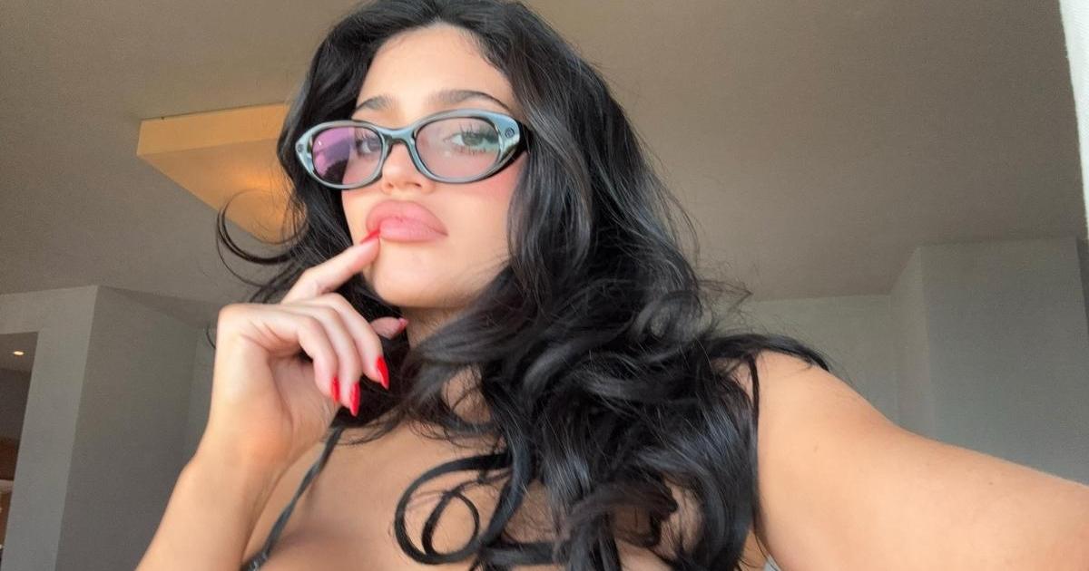 Kylie Jenner Goes Nearly Bare in a KHY Shoot That Leaves Fans Staring
