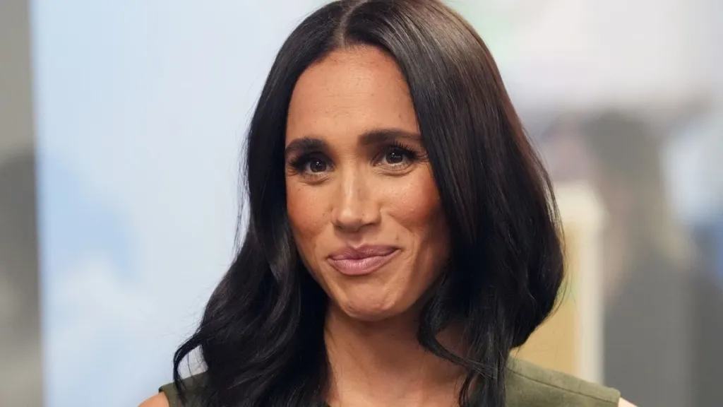 Prince Harry & Meghan Markle Risk Hijacking Prince George’s Eton Moment — Expert