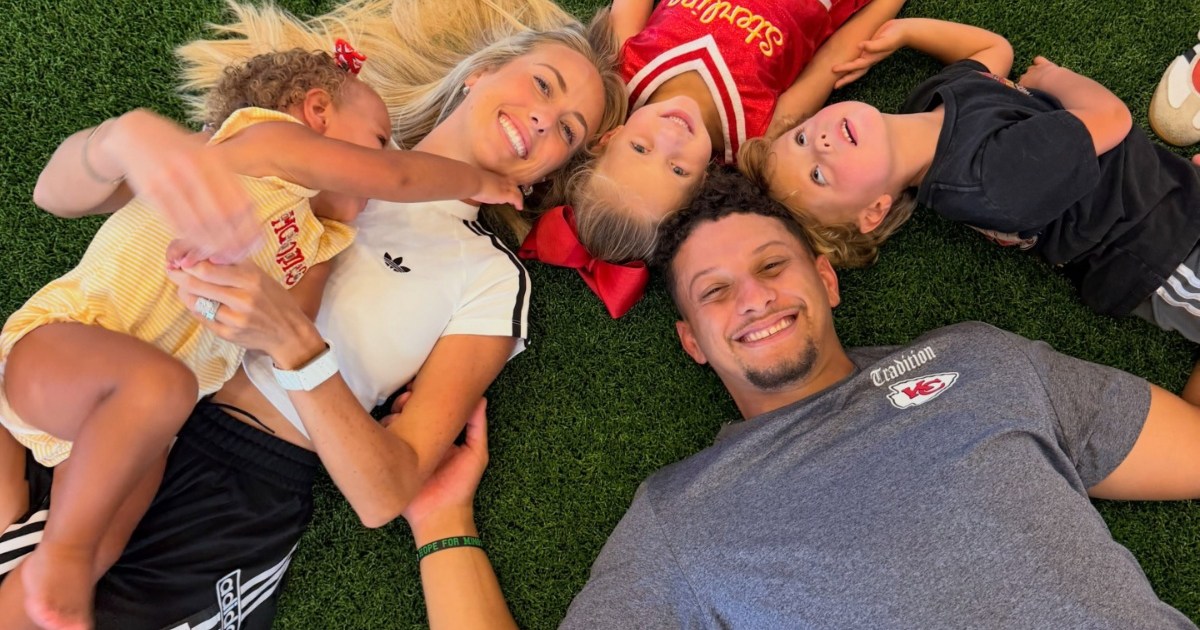 Brittany Mahomes’ Kids Turn Dad Patrick’s Chiefs Camp Into a Family Affair