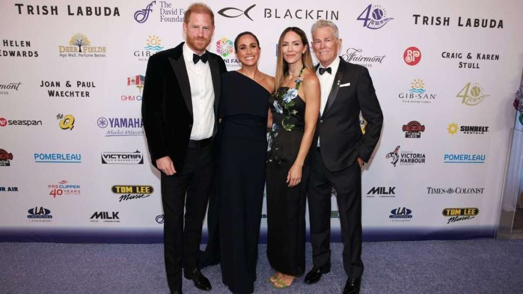 Prince Harry & Meghan Markle's Moment With Pregnant Singer Draws Attention