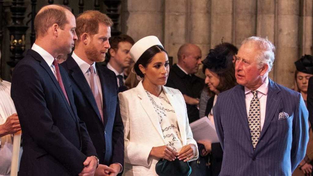 Prince Harry & Meghan Markle's Next Royal Move Could Start With 'We're Sorry' — Source
