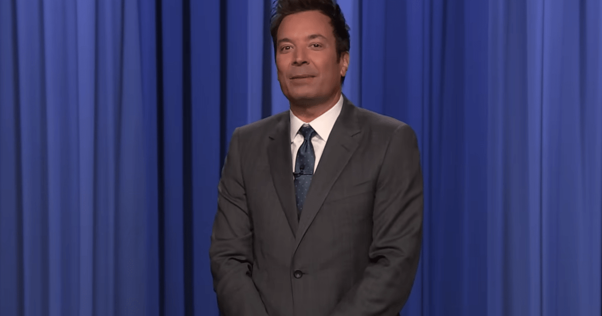Jimmy Fallon Has a Reflecting Pool Joke for Donald Trump's Bruised Hands
