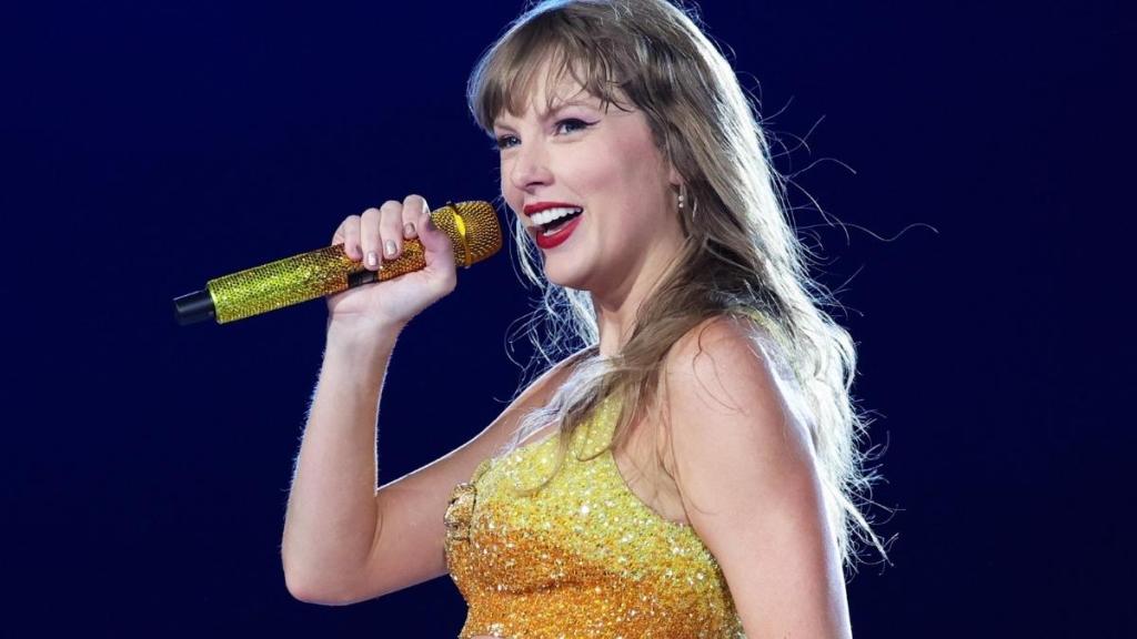 Taylor Swift's Plunging Veronica Beard Slip Dress Hangs by Just 2 Strings