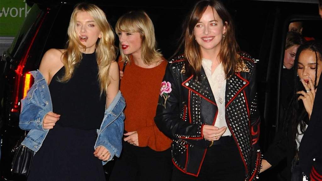 Taylor Swift Goes Back to Her Old Ways With Dakota Johnson After Wedding — Report