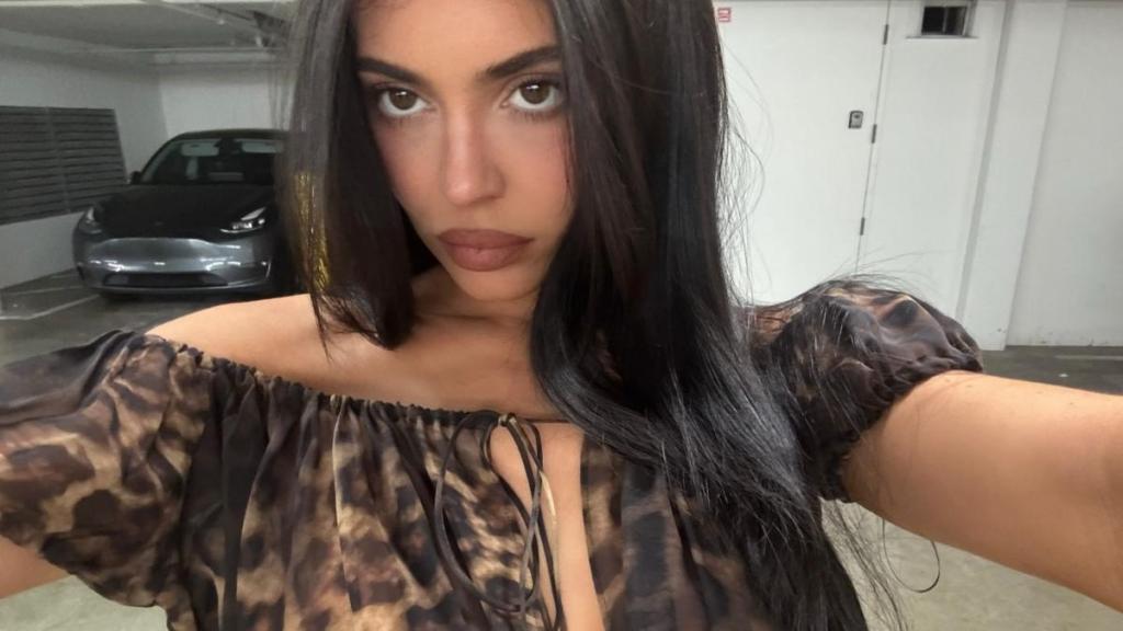 Kylie Jenner Is Barely Covered up in Steamy Bedroom Snap