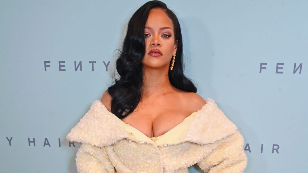Rihanna's Thigh-High Slit Keeps Riding Higher and Higher