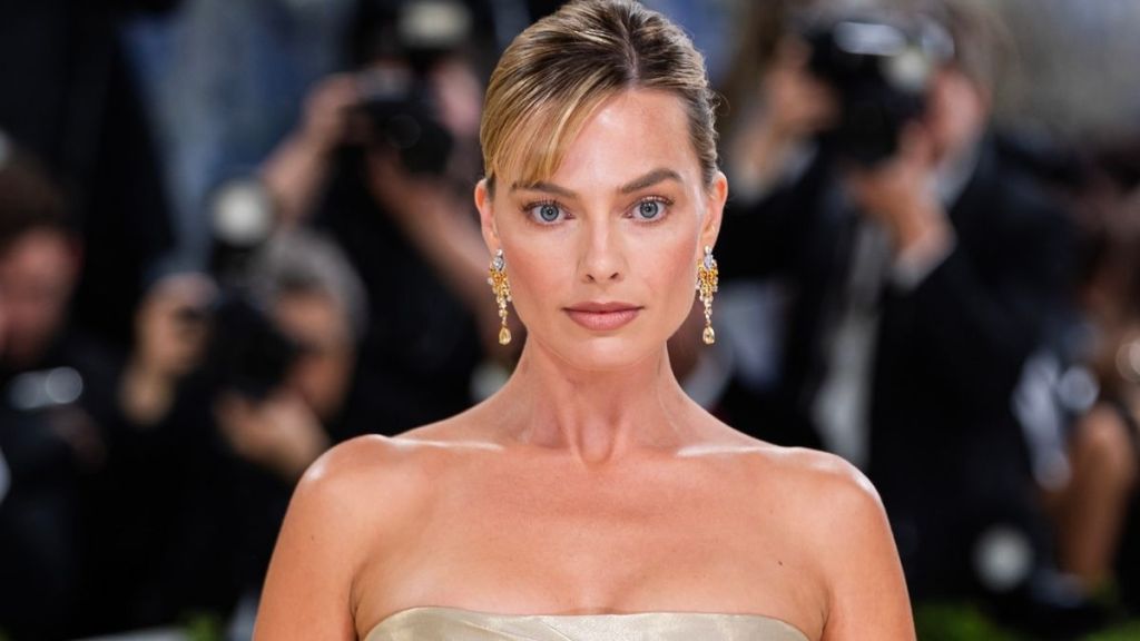Margot Robbie Gives Plain Micro Minidress a Luxe Chanel Upgrade in Paris