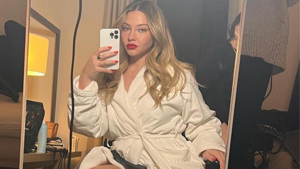 Madelyn Cline’s Unbuttoned Tom Ford Cardigan Flaunts Sheer Tank Top for THR