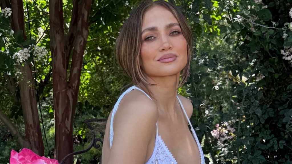 Jennifer Lopez's Low-Cut Free People Lace Cami Top Is Subtly See-Through