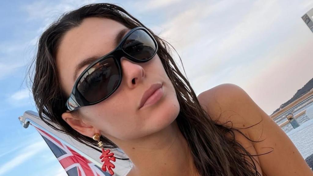 Leonardo DiCaprio’s Girlfriend Goes All Out in a Barely-There Bikini That Demands Attention